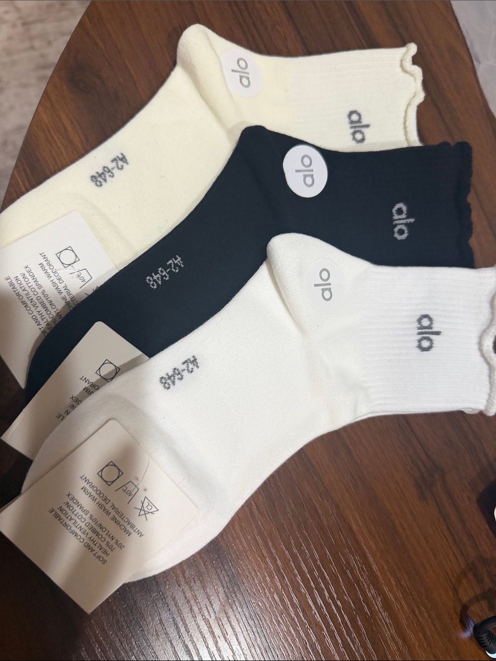 ALO Yoga Low-Cut Sock Trio — White, Black, Cream